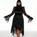 Robe gothique en maille florale 'Wilhelmina'